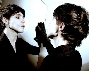 Moonbootica ft. IAMX – Pretty Little Angel