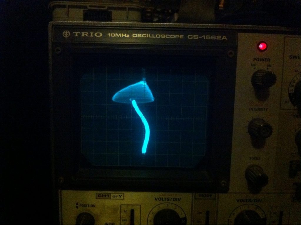 Using an oscilloscope to draw with sound is just mesmerising!
